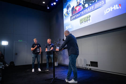 Växjö Lakers Emil Sylvegård och tränare Jörgen Jönsson