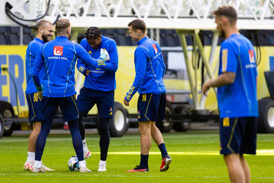 Jesper Karlström, Jens Cajuste, and Viktor Claesson of