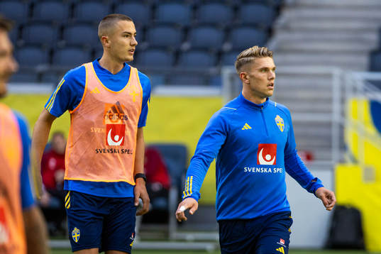 Gustaf Lagerbielke and Viktor Gyökeres of Sweden