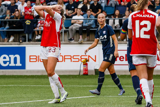 Arsenals Alessia Russo looks dejected