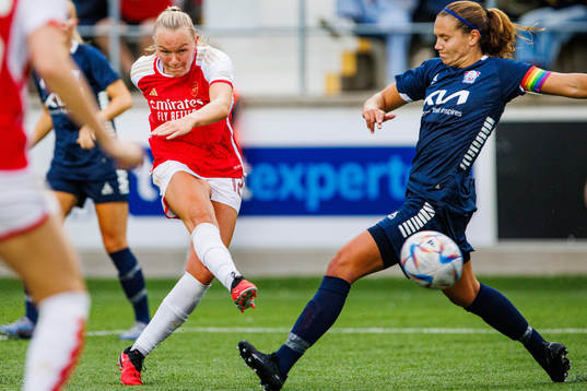 Arsenals Frida Maanum och Linköpings Emma Lennartsson