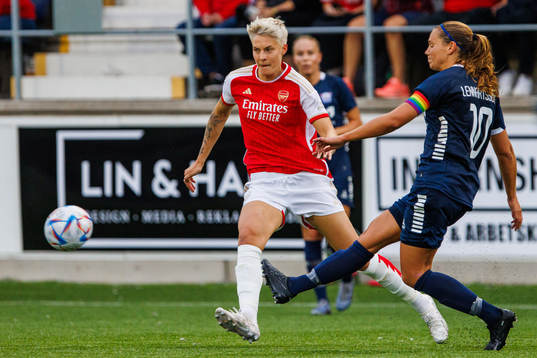Arsenals Lina Hurtig och Linköpings Emma Lennartsson