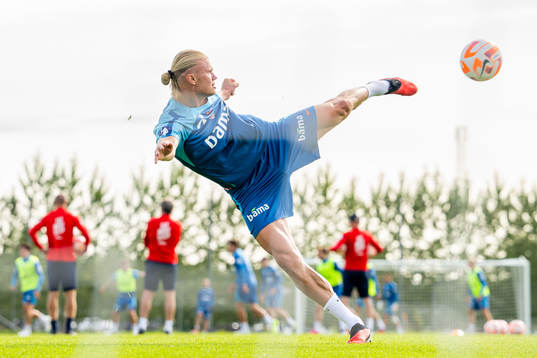 Bläddra bland fler bilder av Football, Norway, training