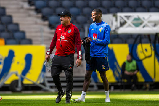 Head coach Janne Andersson and Alexander Isak of the