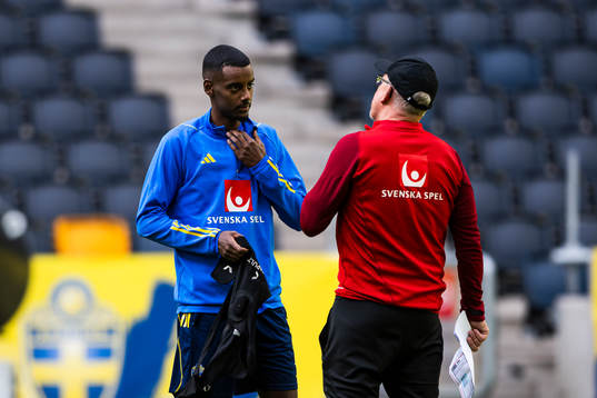Alexander Isak and Head coach Janne Andersson of the