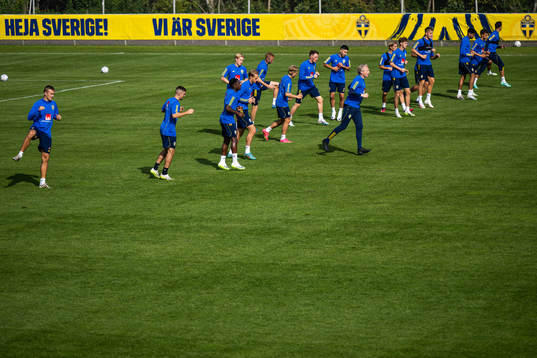 Bläddra bland fler bilder av Football, UEFA European Under-21 Qualifier, Sweden, Training