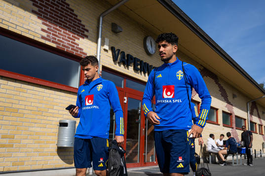 Yasin Ayari and Ahmed Qasem of the Swedish under-21