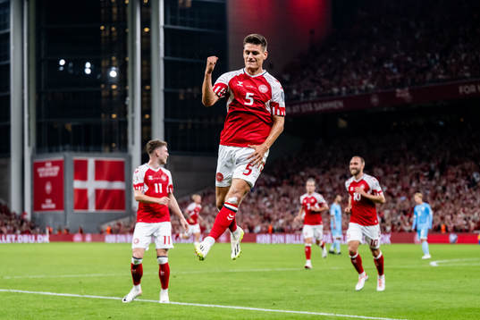 Bläddra bland fler bilder av Football, UEFA Euro Qualifier, Denmark - San Marino