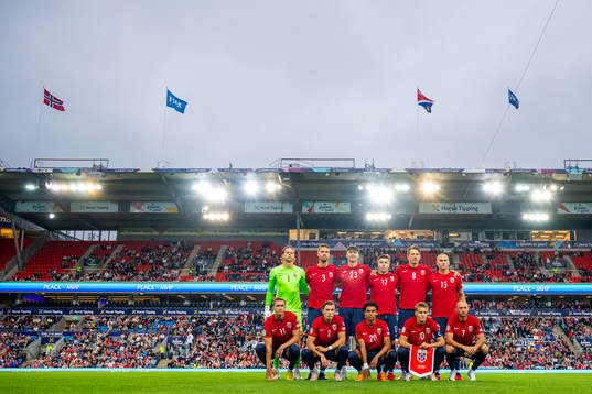 The starting eleven of Norway pose for a team photo