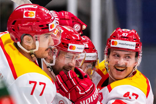 Ramon Tanner of EHC Biel-Bienne celebrates