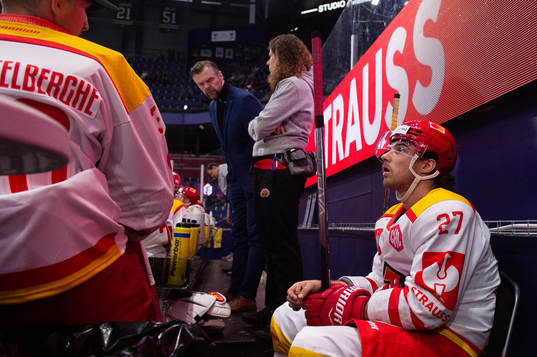 Goaltender Joren Van Pottelberghe and Yannick Rathgeb of