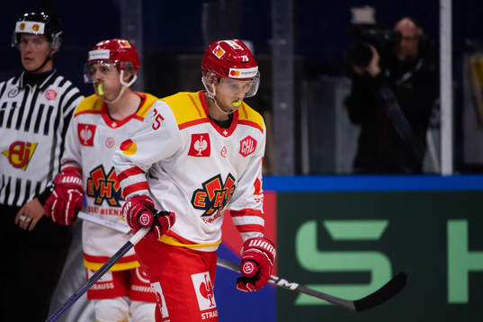 Alexander Iakovenko of EHC Biel-Bienne  looks