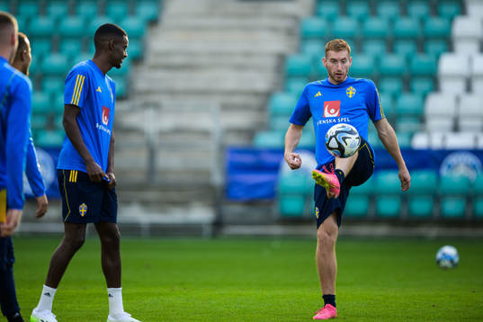 Alexander Isak and Dejan Kulusevski of the Swedish national