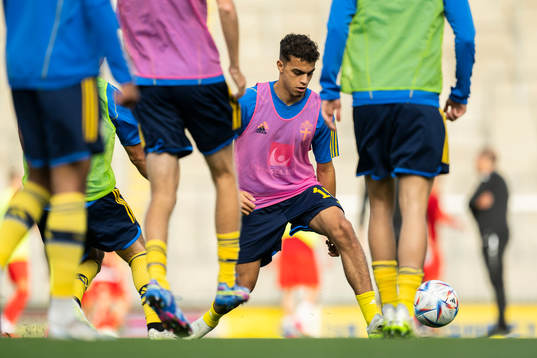 Yasin Ayari of Sweden