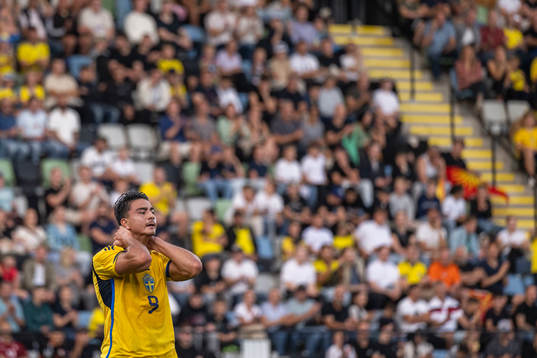 Jusef Erabi of Sweden looks dejected