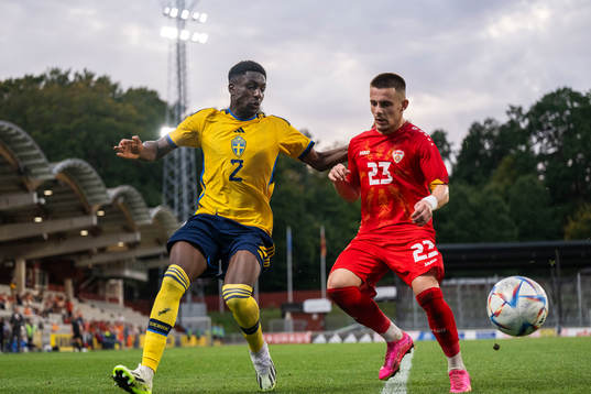 Josafat Mendes of Sweden and Behar Feta of North Macedonia
