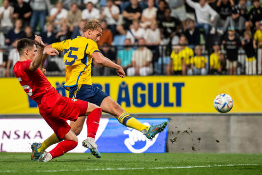 Rezat Ramadani of North Macedonia and Oscar Vilhelmsson of