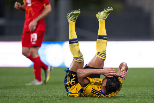 Jusef Erabi of Sweden looks dejected