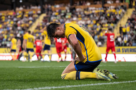 Jusef Erabi of Sweden looks dejected