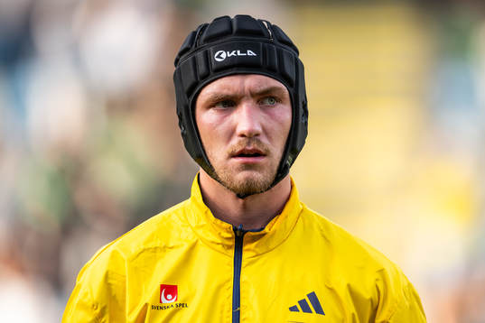 goalkeeper Noel Törnqvist of Sweden