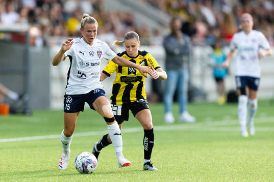 FC Rosengårds Jessica Wik och Häckens Katariina Kosola