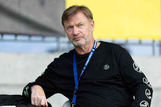 Svenska damlandslagets förbundskapten Peter Gerhardsson