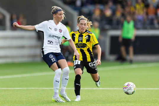 FC Rosengårds Olivia Schough och Häckens Elin Rubensson