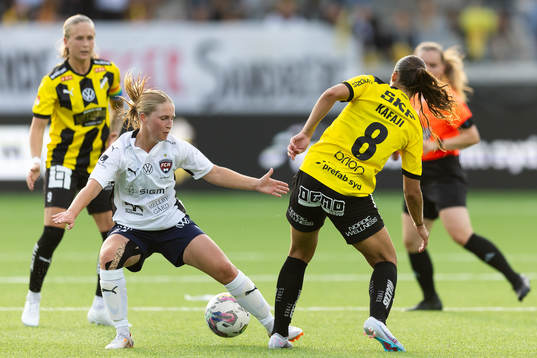 FC Rosengårds Hanna Andersson och Häckens Rusul Rosa