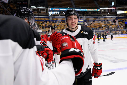 Malmö Redhawks Anton Wahlberg jublar