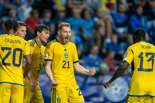 Dejan Kulusevski of Sweden celebrates