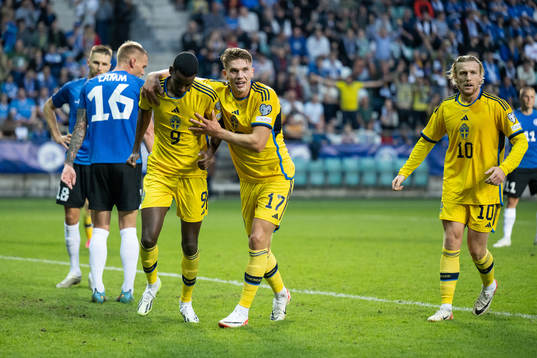 Alexander Isak and Viktor Gyökeres of Sweden celebrate