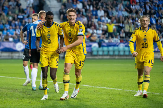 Alexander Isak and Viktor Gyökeres of Sweden celebrate