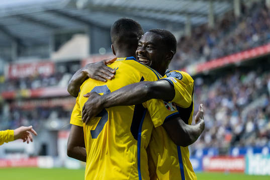 Alexander Isak anf Ken Sema of Sweden celebrate