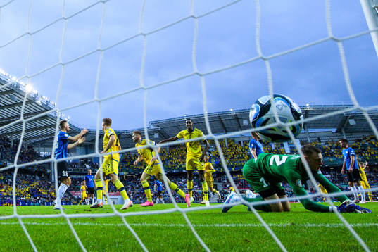 Dejan Kulusevski of Sweden celebrates