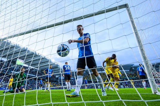 Alexander Isak and Viktor Gyökeres of Sweden celebrate the