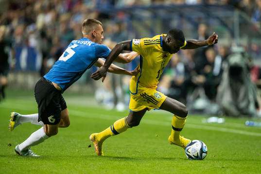Rasmus Peetson of Estonia and Ken Sema of Sweden