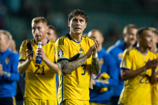 Victor Nilsson Lindelöf of Sweden celebrates