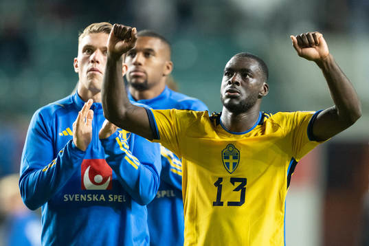 Viktor Gyökeres and Ken Sema of Sweden