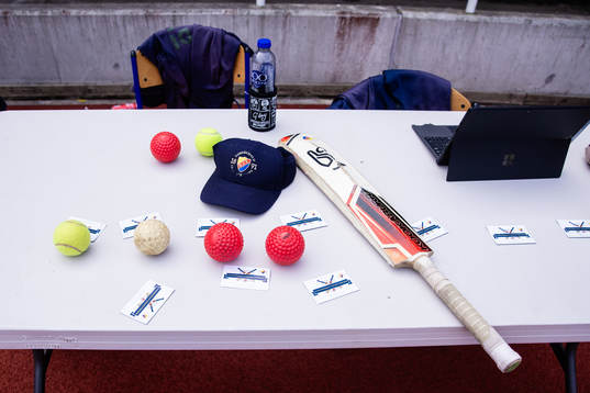 Bollar och cricketslagträ