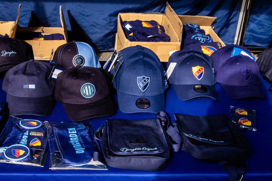 Supporterartiklar i souvenirbutiken