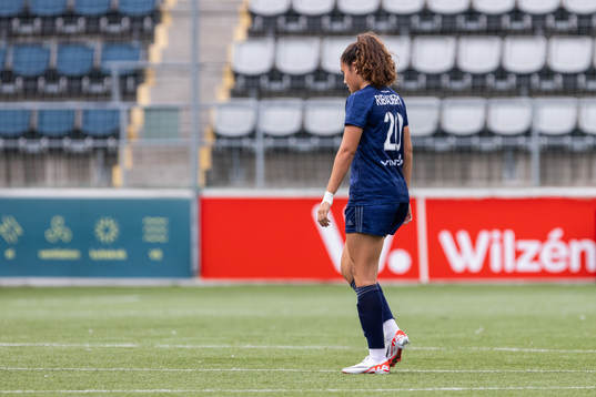 Louna Ribadeira of Paris FC looks dejected