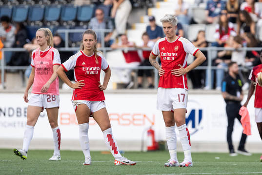 Lina Hurtig of Arsenal looks dejected