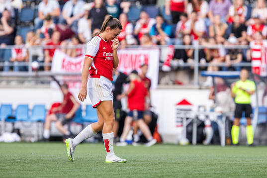 Katie McCabe of Arsenal looks dejected