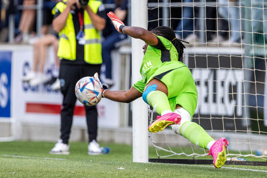Goalkeeper Chiamaka Nnadozie of Paris FC