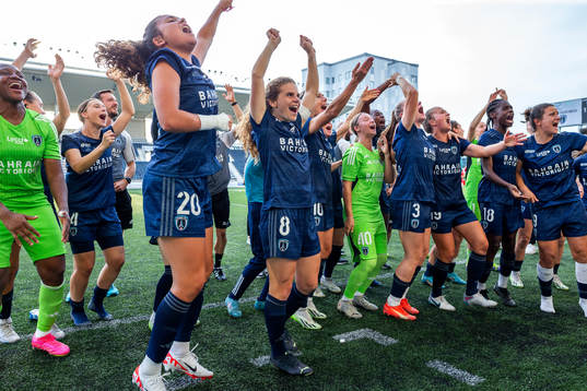 Louna Ribadeira and Daphne Corboz of Paris FC celebrate