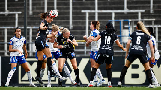 IK Uppsalas Taryn Ries nappar