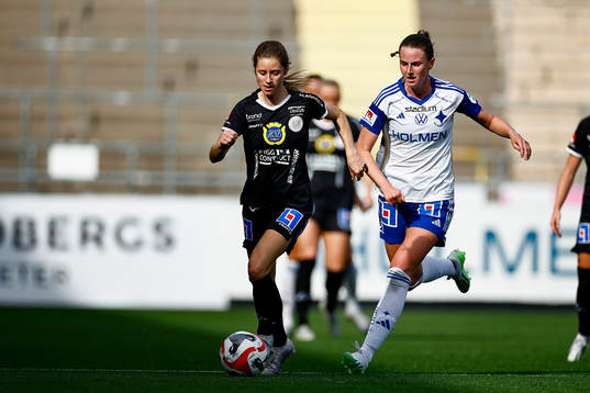 IK Uppsalas Charléne Nowotny och IFK Norrköpings Chelsie