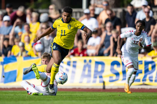 Santino Samuyiwa of Sweden