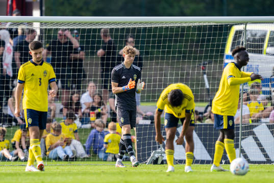 Albin Gashi, goalkeeper William Nieroth Lundgren, Noel