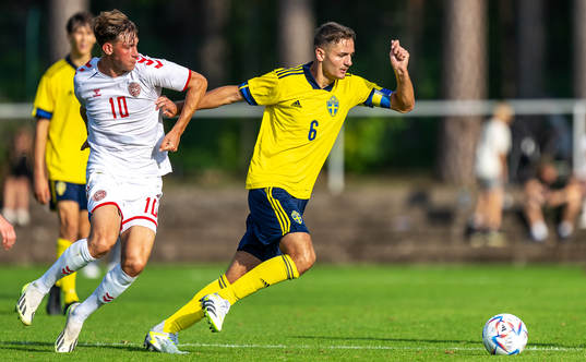 Oscar Schwartau of Denmark and Allen Smajic of Sweden